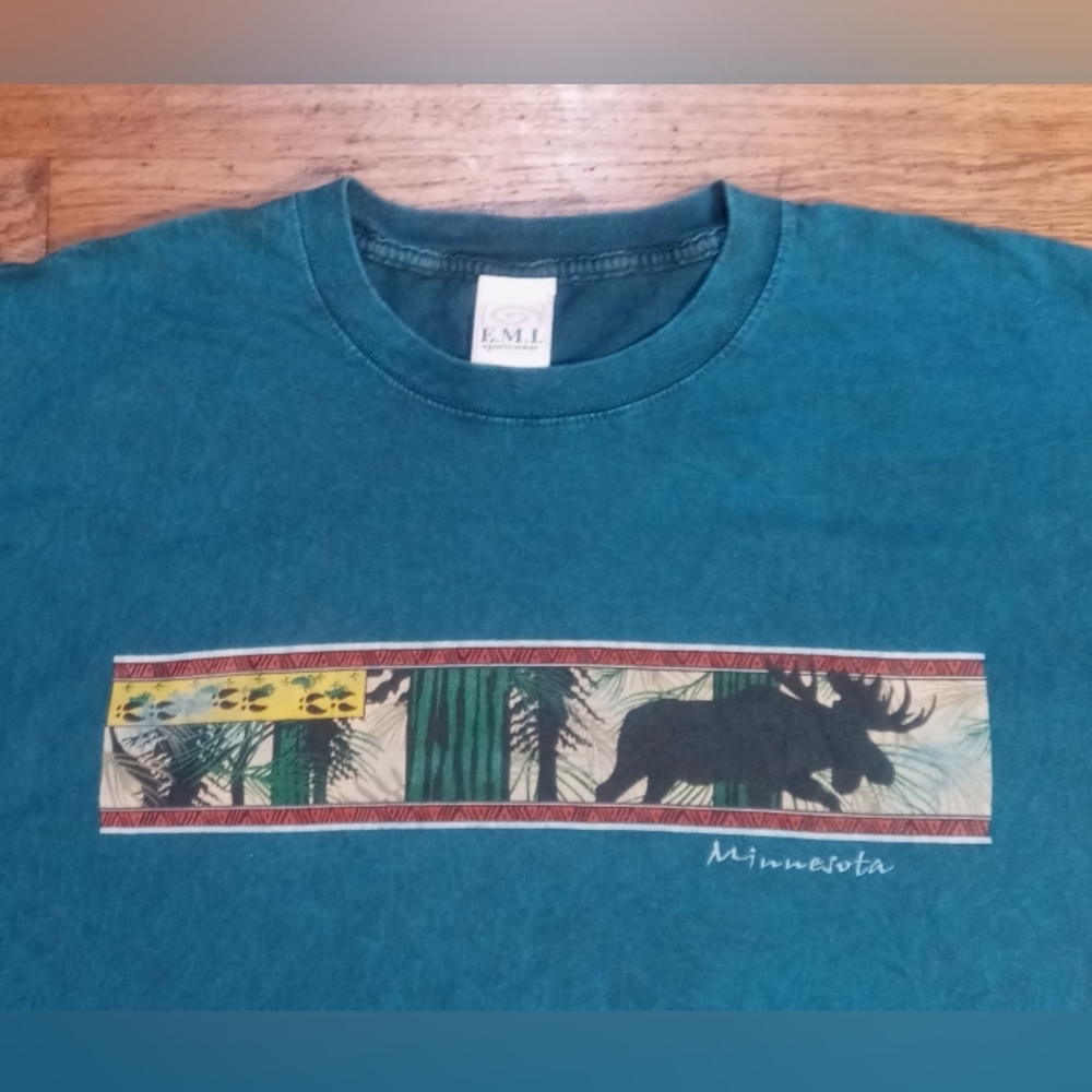 vintage Minnesota Moose animal tracks souvenir t-shirt